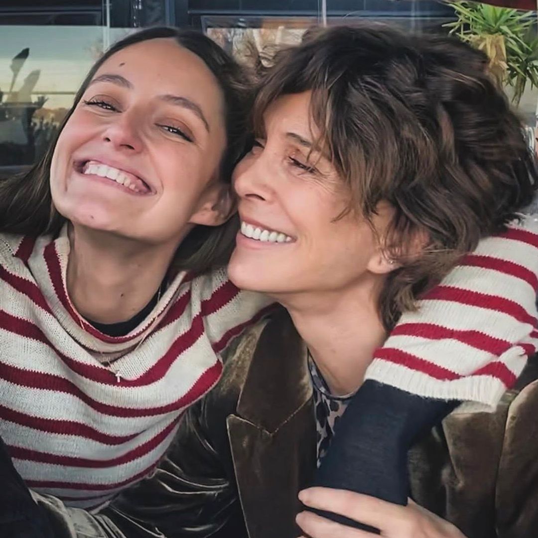 Andrea junto a su madre Lydia 