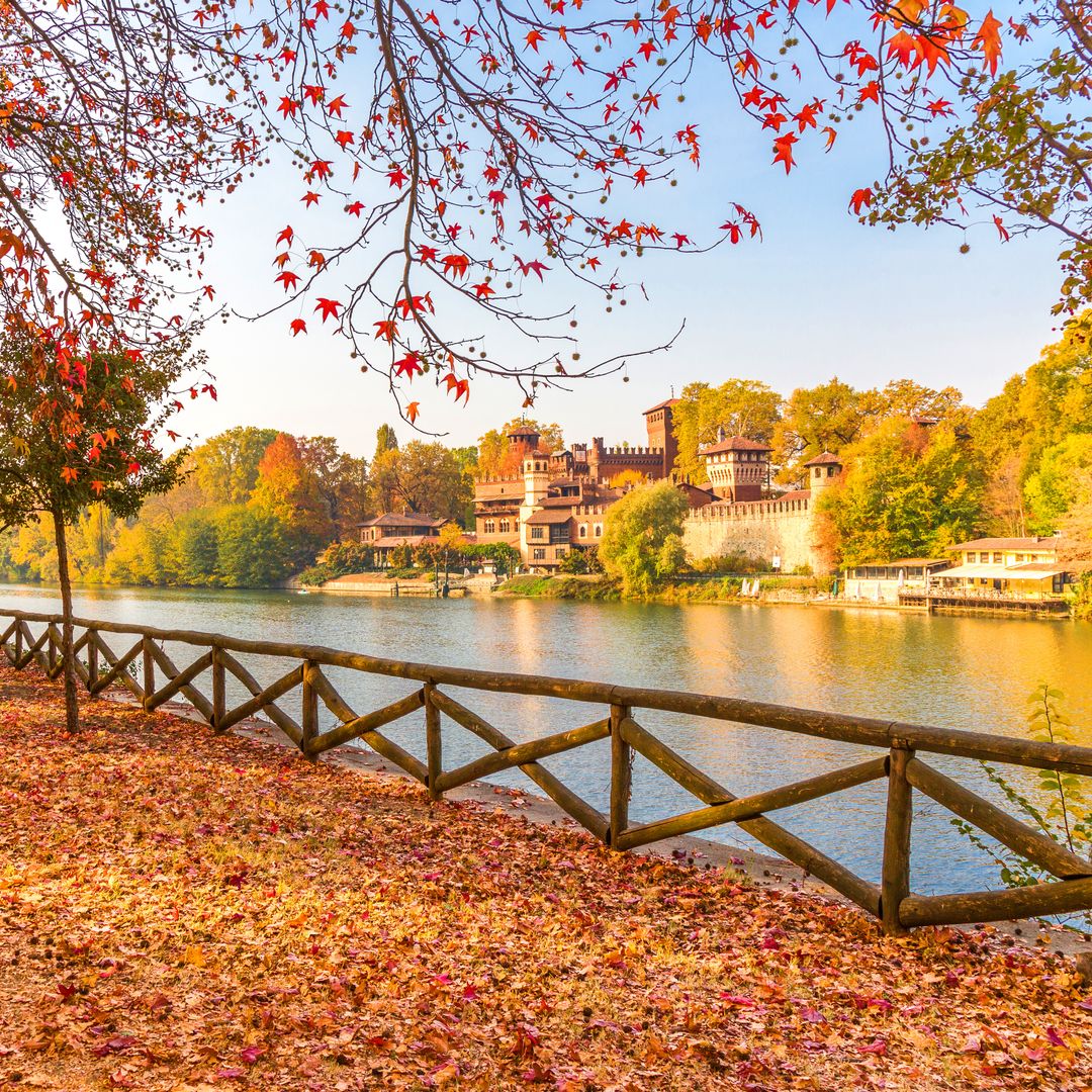 Entre calles doradas y cafés acogedores: las 6 ciudades de Europa donde vivir el otoño más bonito