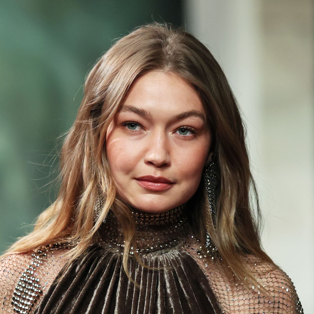 Gigi Hadid regresa a su melena al natural para la pasarela de Ralph Lauren en Nueva York