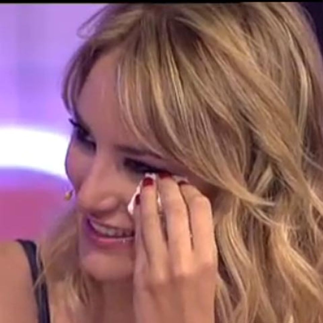 Alba Carrillo, sin poder contener las lágrimas en su estreno en televisión