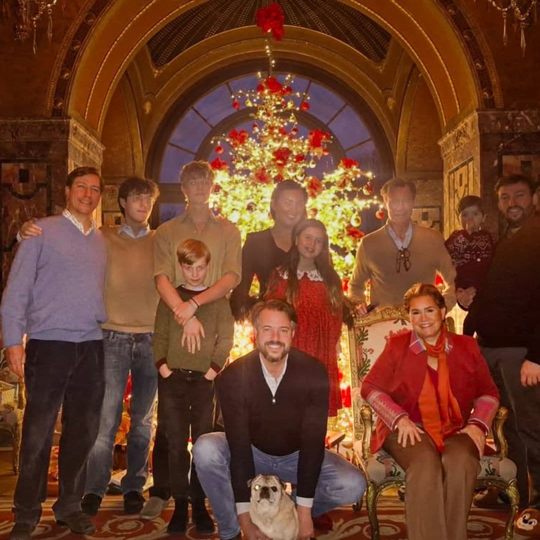 María Teresa de Luxemburgo abre el álbum familiar de su primera Navidad lejos del trono