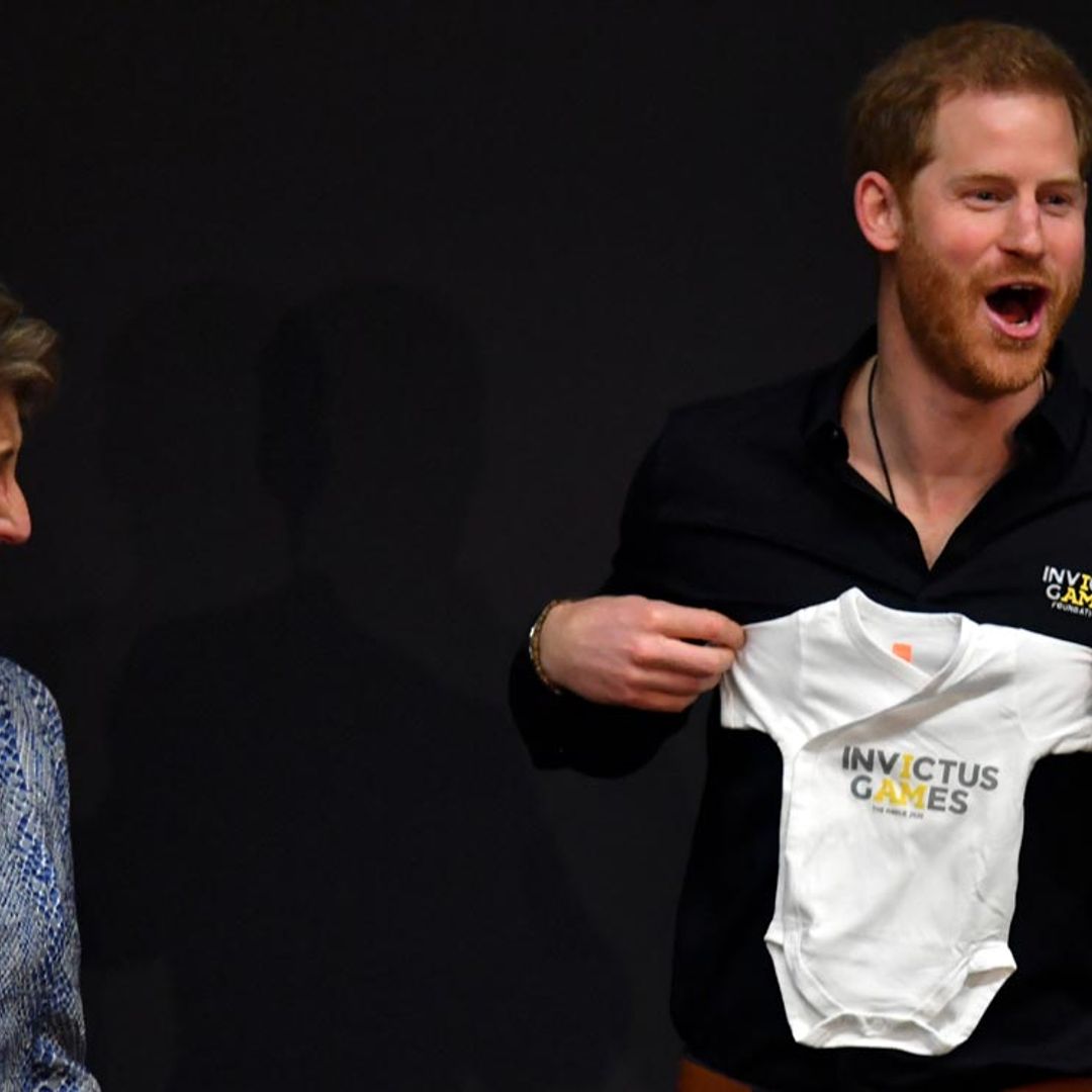 El príncipe Harry se separa unas horas de Meghan y Archie, pero ¡les lleva este regalo!