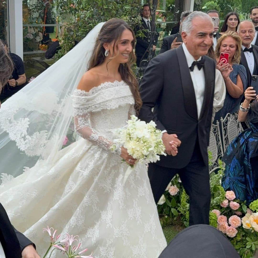 La gran boda 'real' de la nieta de Farah Diba: del vestido de Elie Saab al papel del príncipe heredero