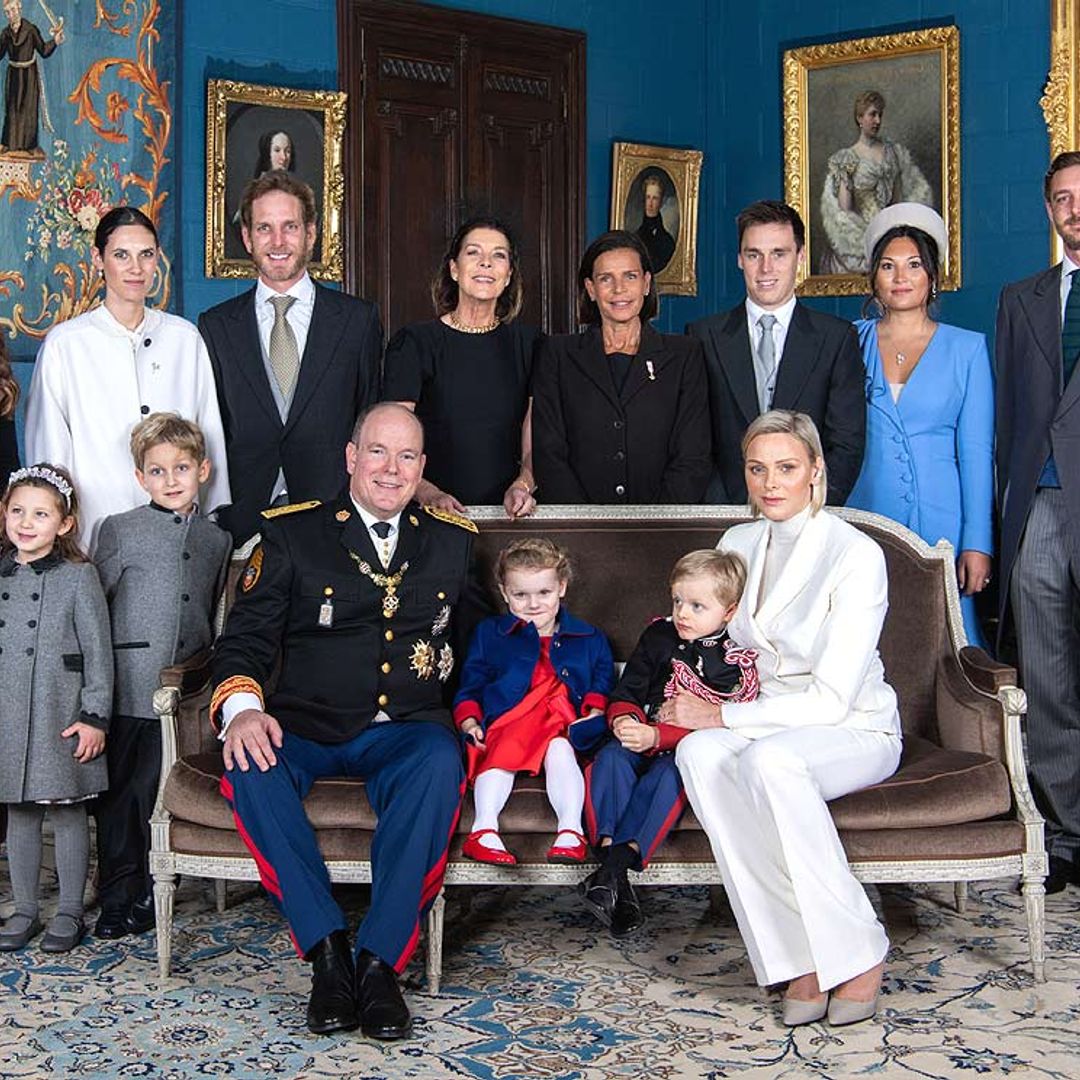 Los Grimaldi posan para un retrato oficial de familia