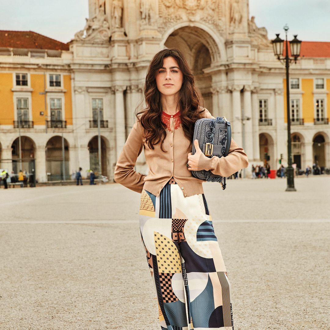 Vicky Montanari, la brasileña a la que deberías fichar si te gustan los looks coloridos y elegantes