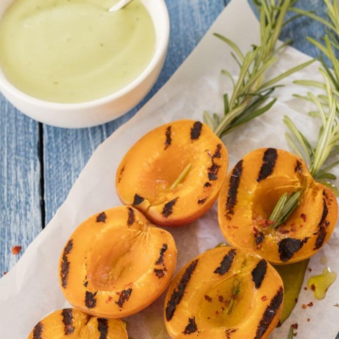 Brochetas de melocotón y romero