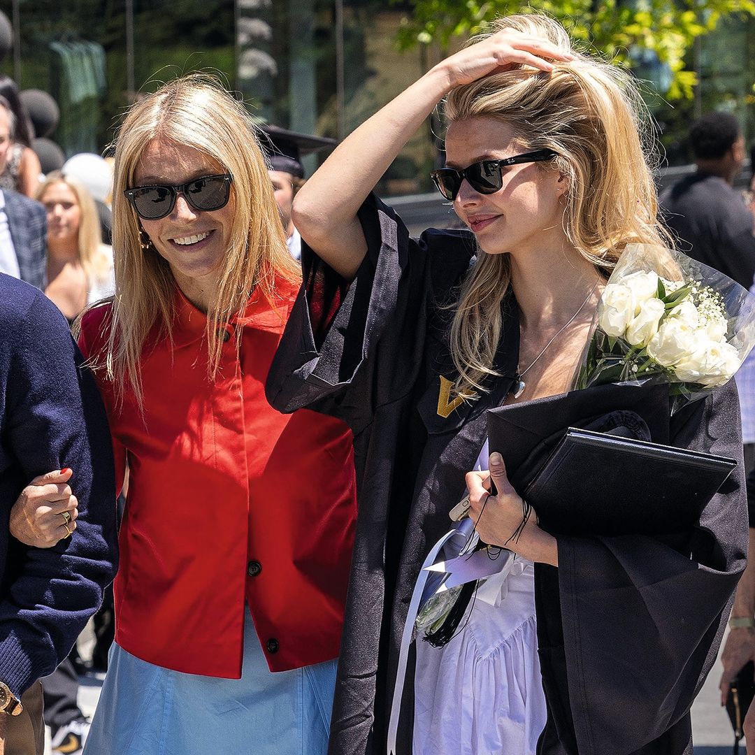 Las imágenes de la graduación de Apple Martin con Gwyneth Paltrow y Chris Martin: una familia unida y con mucho estilo