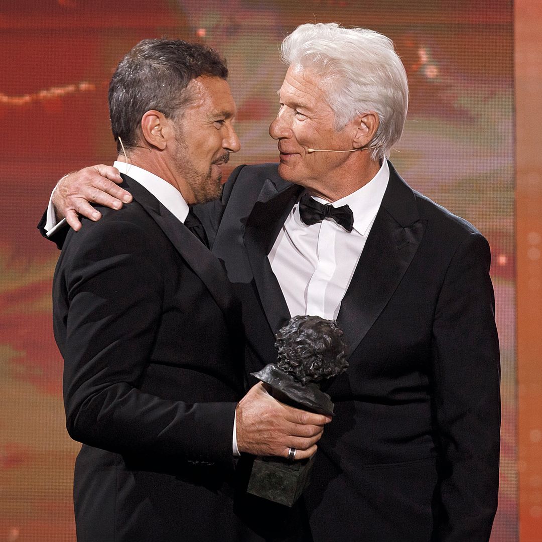 Antonio entrega el Goya de Honor a su amigo Richard Gere, en la pasada edición
