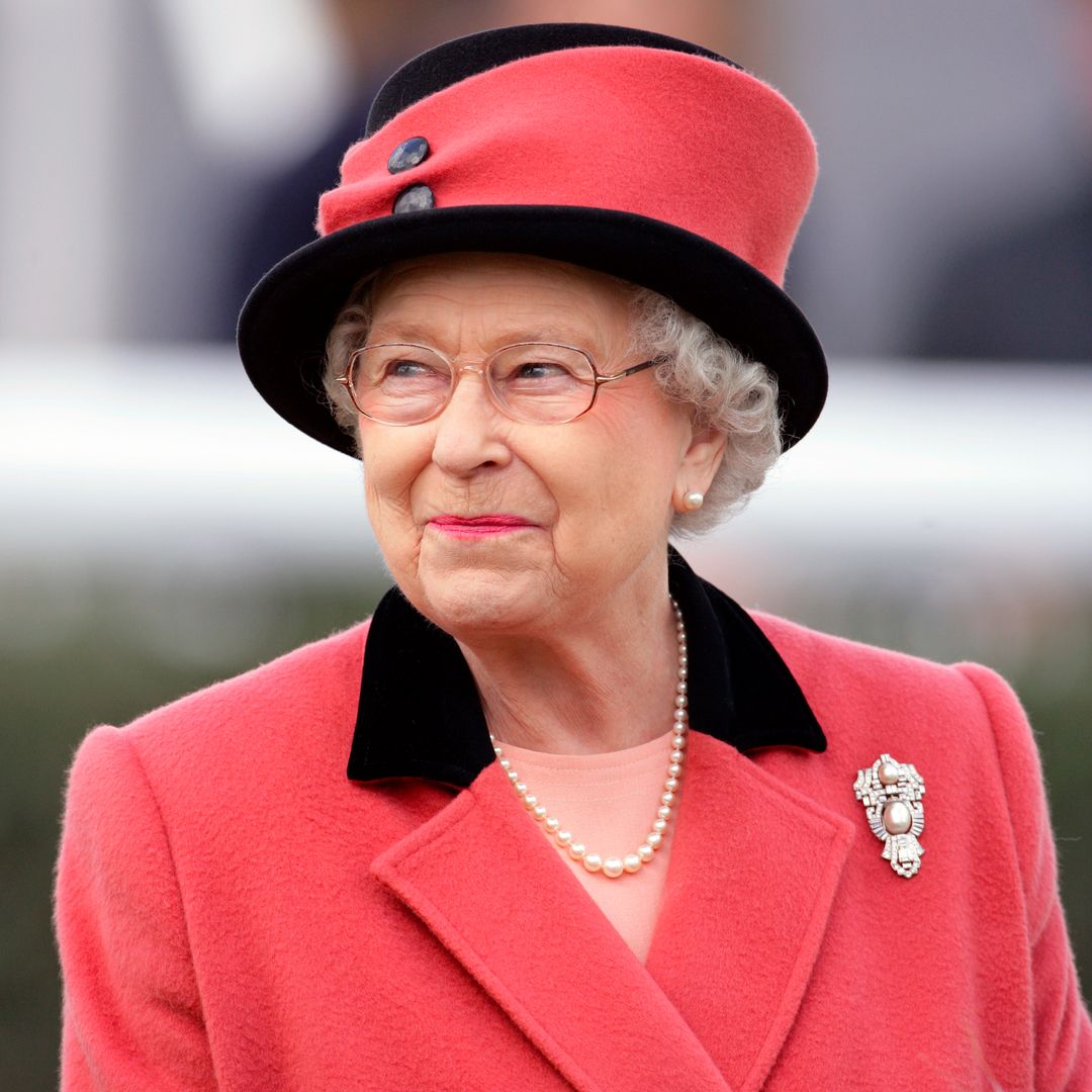 Así reaccionó la reina Isabel cuando pillaron a Felipe de Edimburgo coqueteando en público