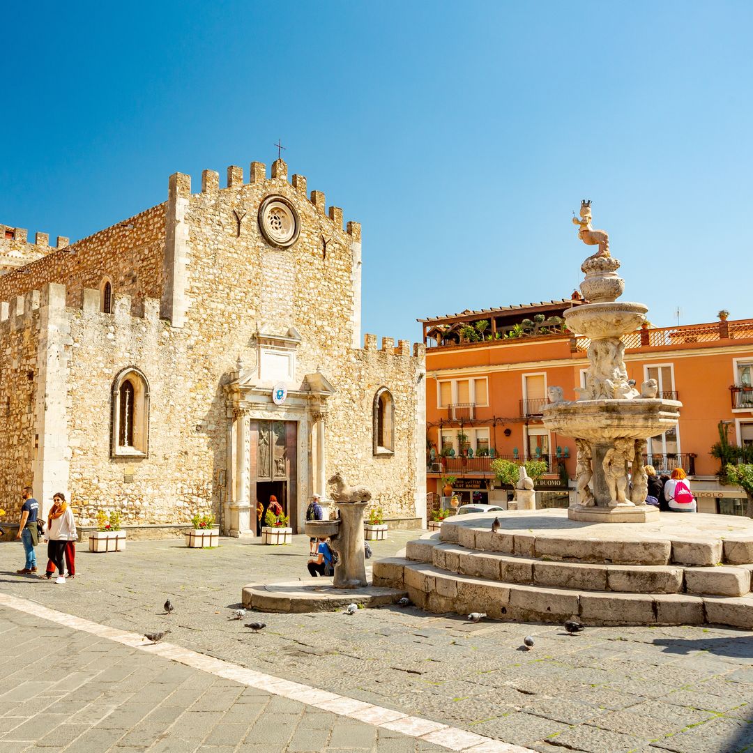 plaza del Duomo, Taormina
