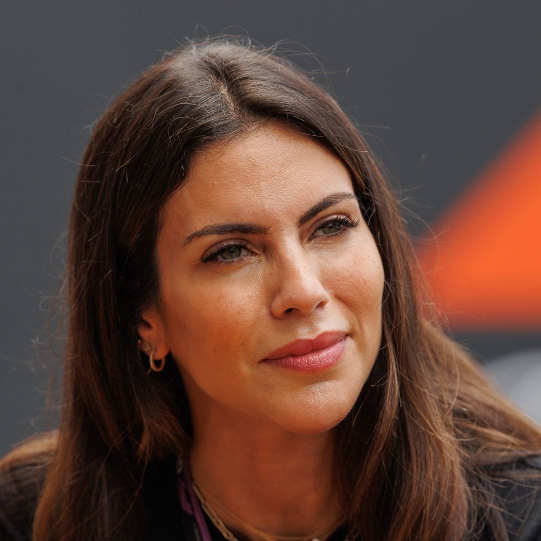 Así ha recibido Melissa Jiménez el año en que será madre con Fernando Alonso: con sus hijos y en la playa