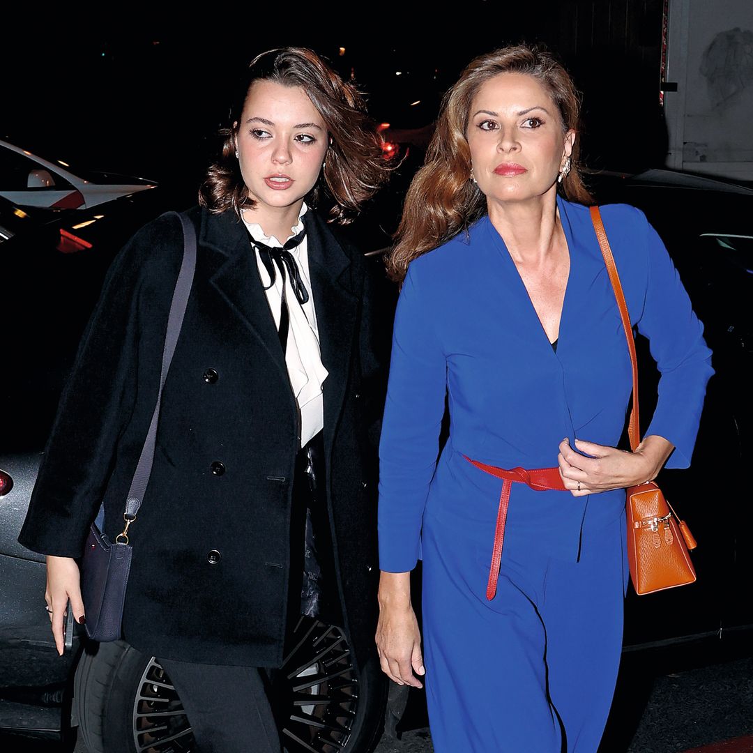 Elena Cué y su hija, Alejandra Cortina, la foto que desvela que el estilo y la pasión por el arte es cosa de familia