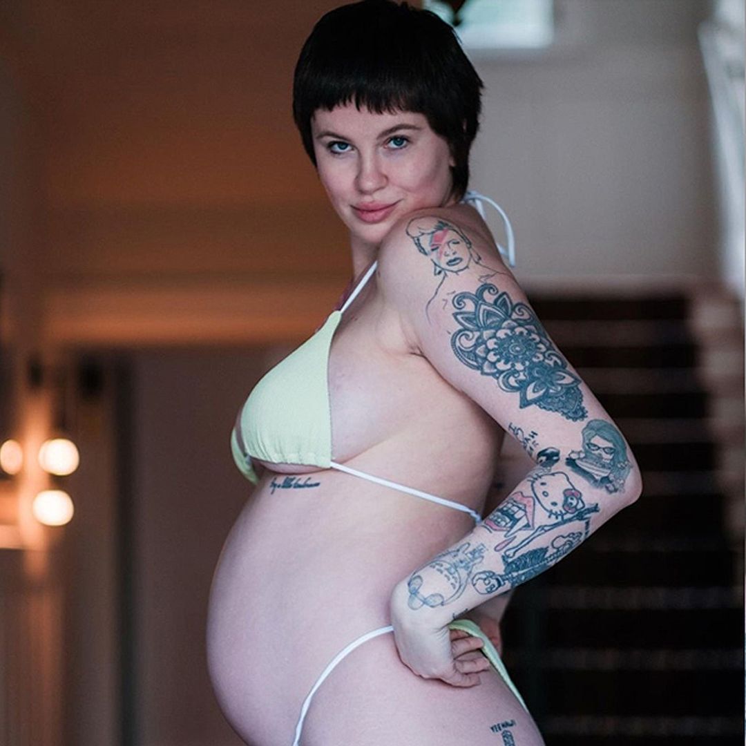 ¡Empieza la recta final! Ireland Baldwin presume de curvas premamá en su sexto mes de embarazo