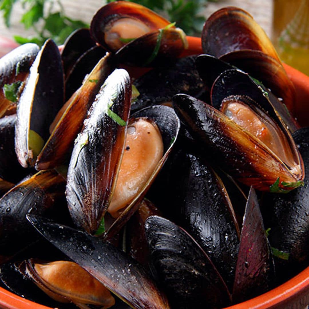 Mejillones al vapor con ajo y guindilla