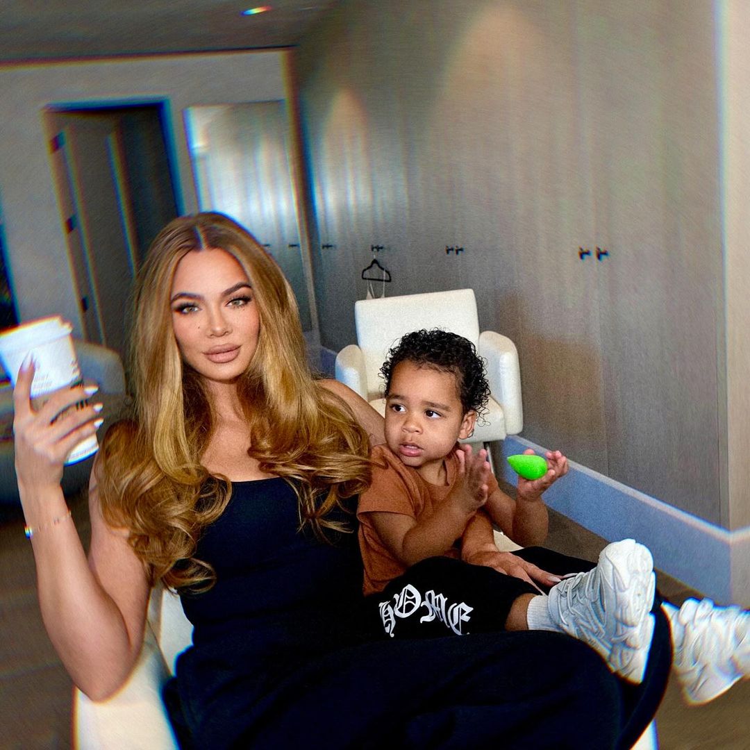 Khloé Kardashian muestra lo mucho que ha crecido su hijo Tatum al celebrar su cumpleaños 2