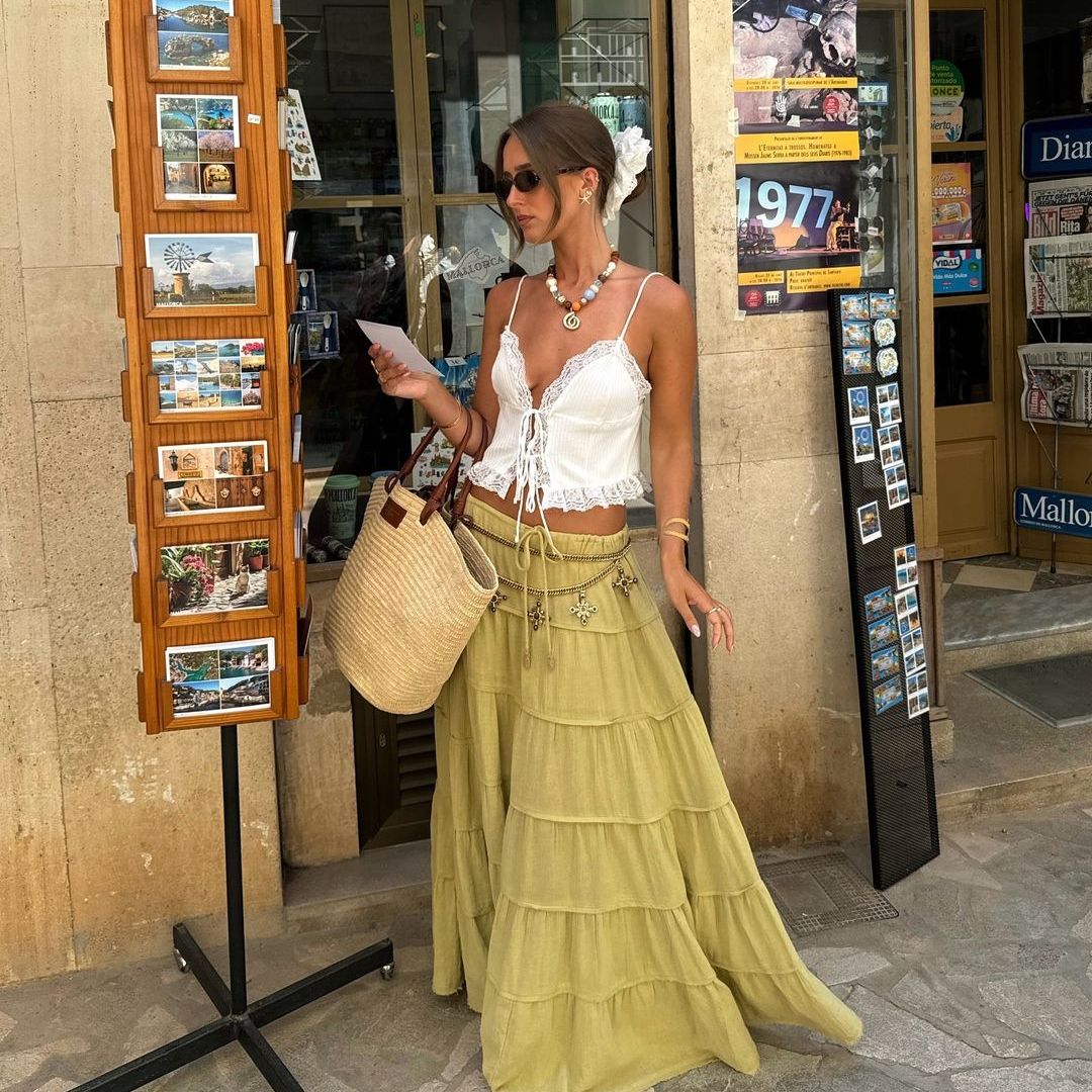 'European summer looks': cómo las expertas internacionales en moda nos inspiran con su maleta de vacaciones en España