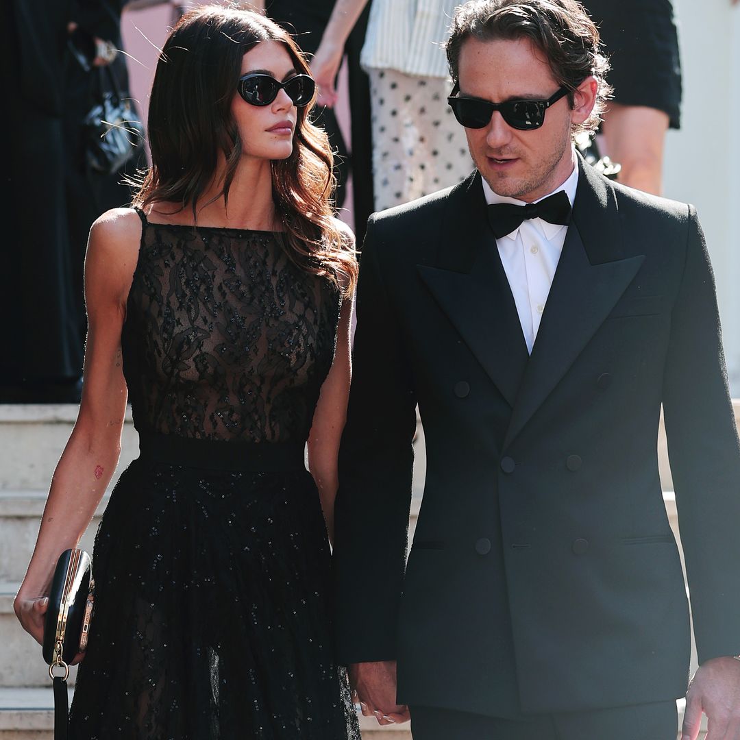 Kaia Gerber y Lewis Pullman