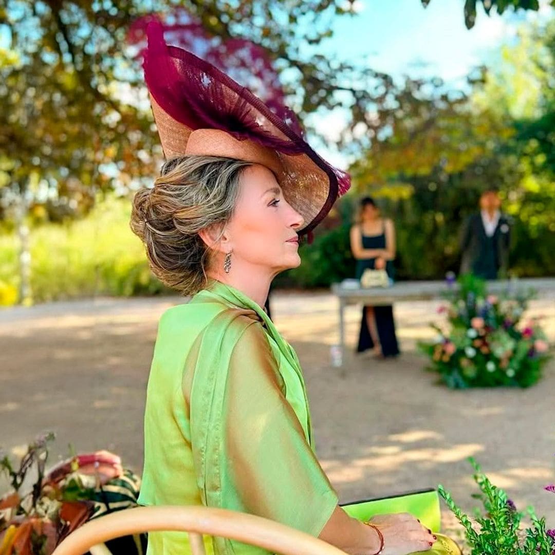 8 peinados de madrina para pelo corto con tocado: una opción elegante y favorecedora