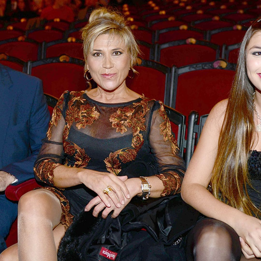 Julia Otero cumple 65 espléndidos años, feliz junto a los doctores de su vida: su hija Candela y su pareja desde hace tres décadas