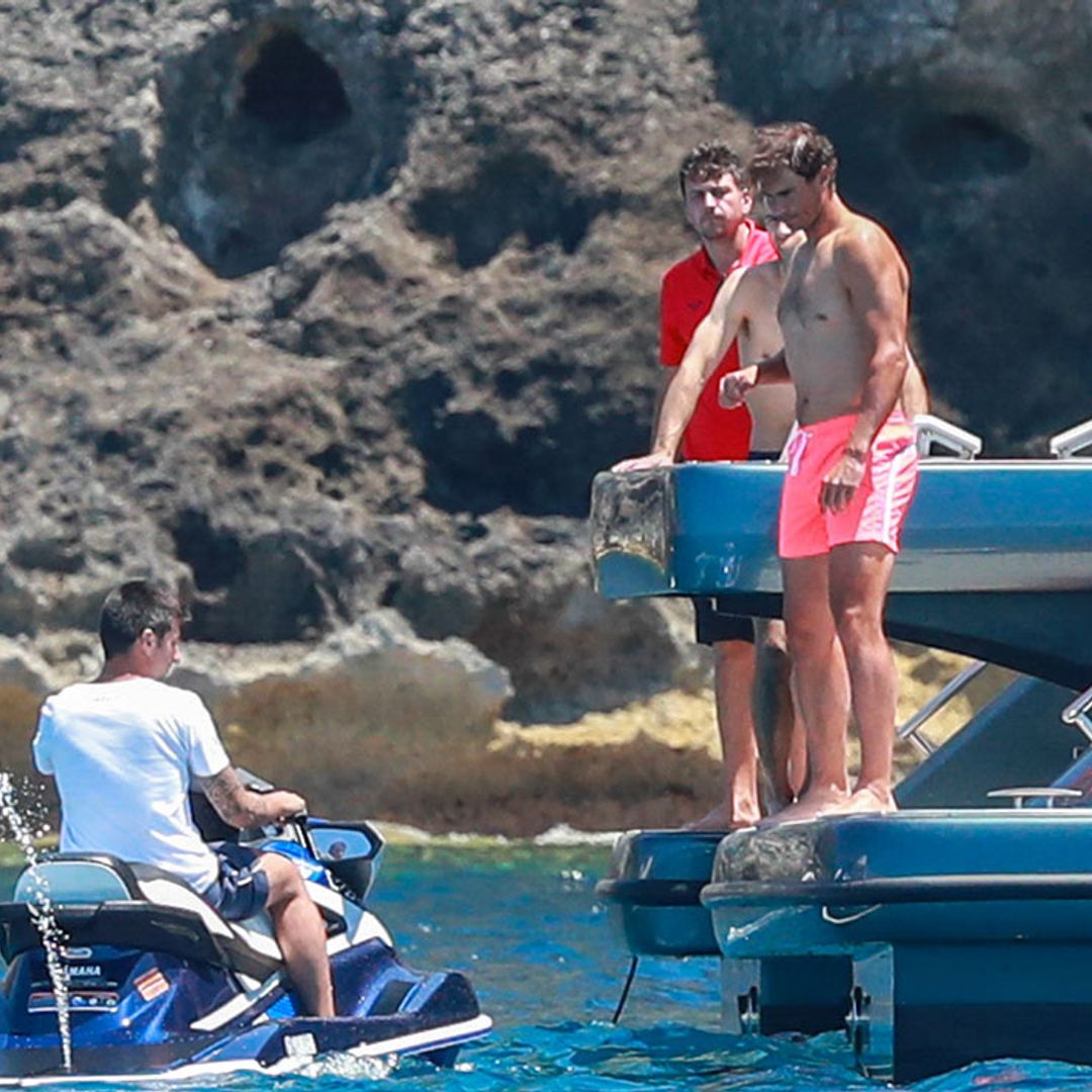 Rafa Nadal navega por aguas mallorquinas en su espectacular barco