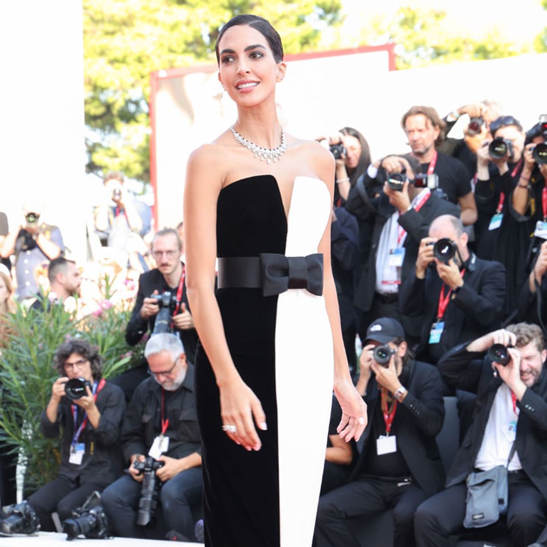 El traje 'vintage' de Rocío Muñoz y más impresionantes looks en la inauguración de 'La Mostra'
