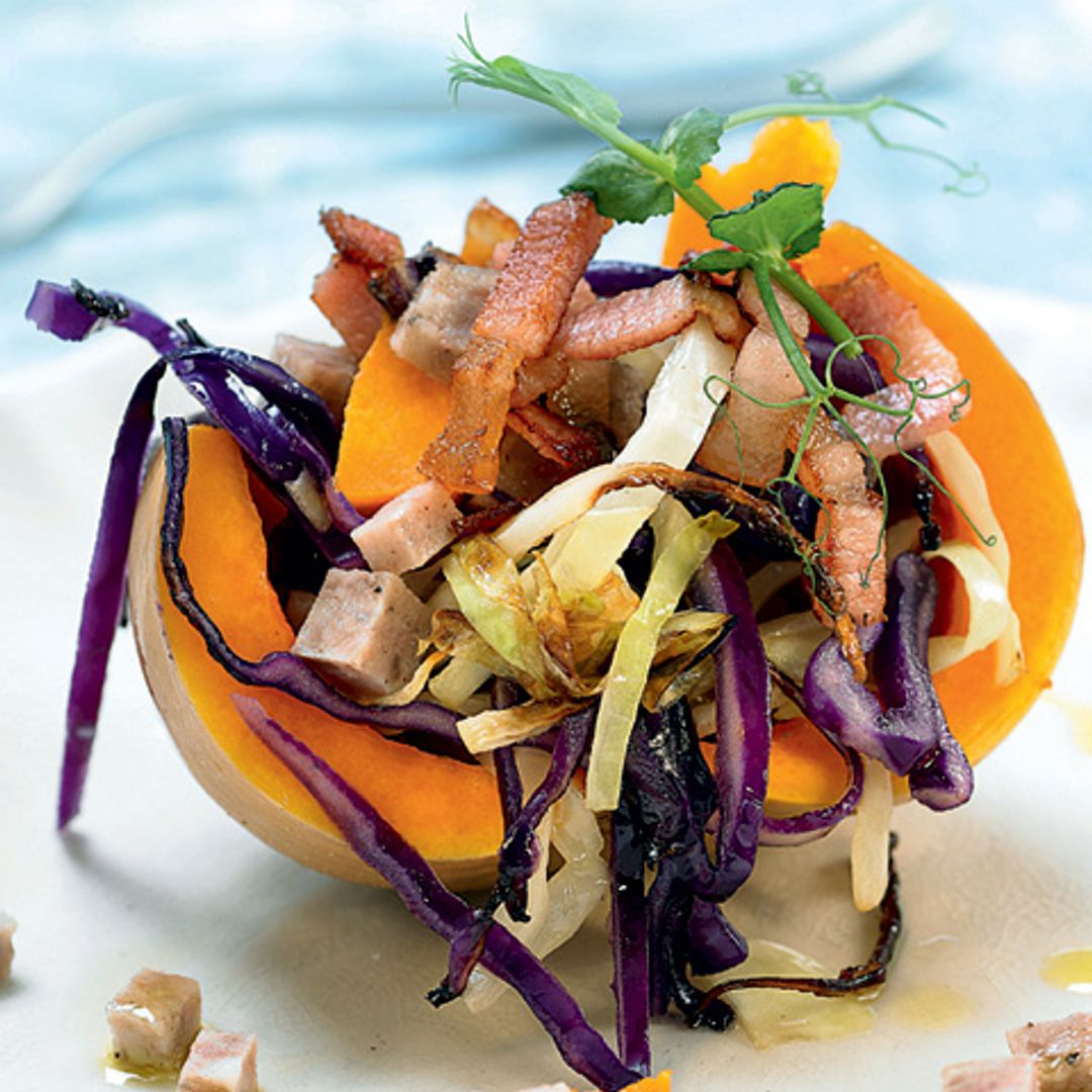 Calabazas rellenas de ensalada de bacón