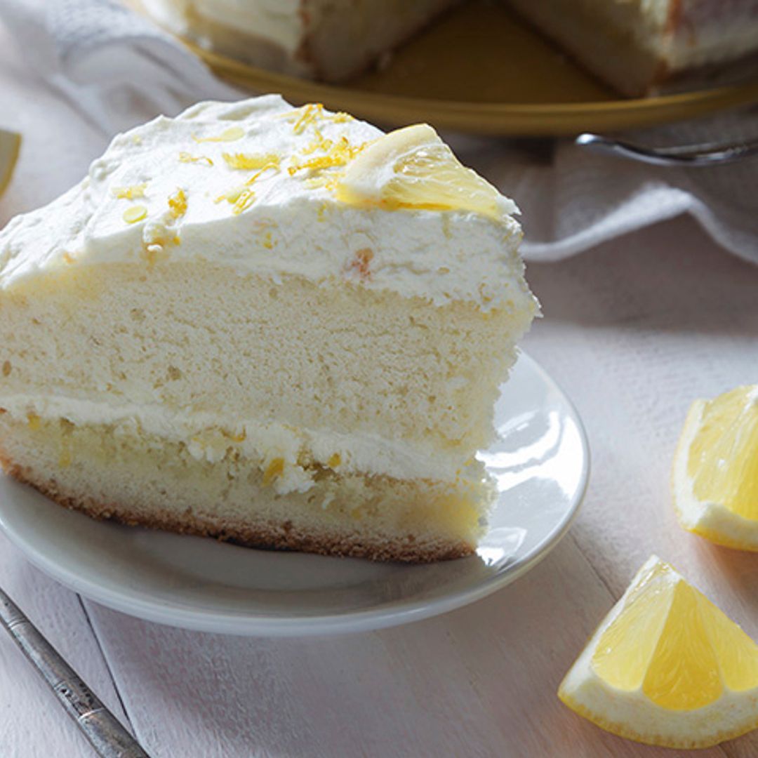 Bizcocho de chocolate blanco con queso