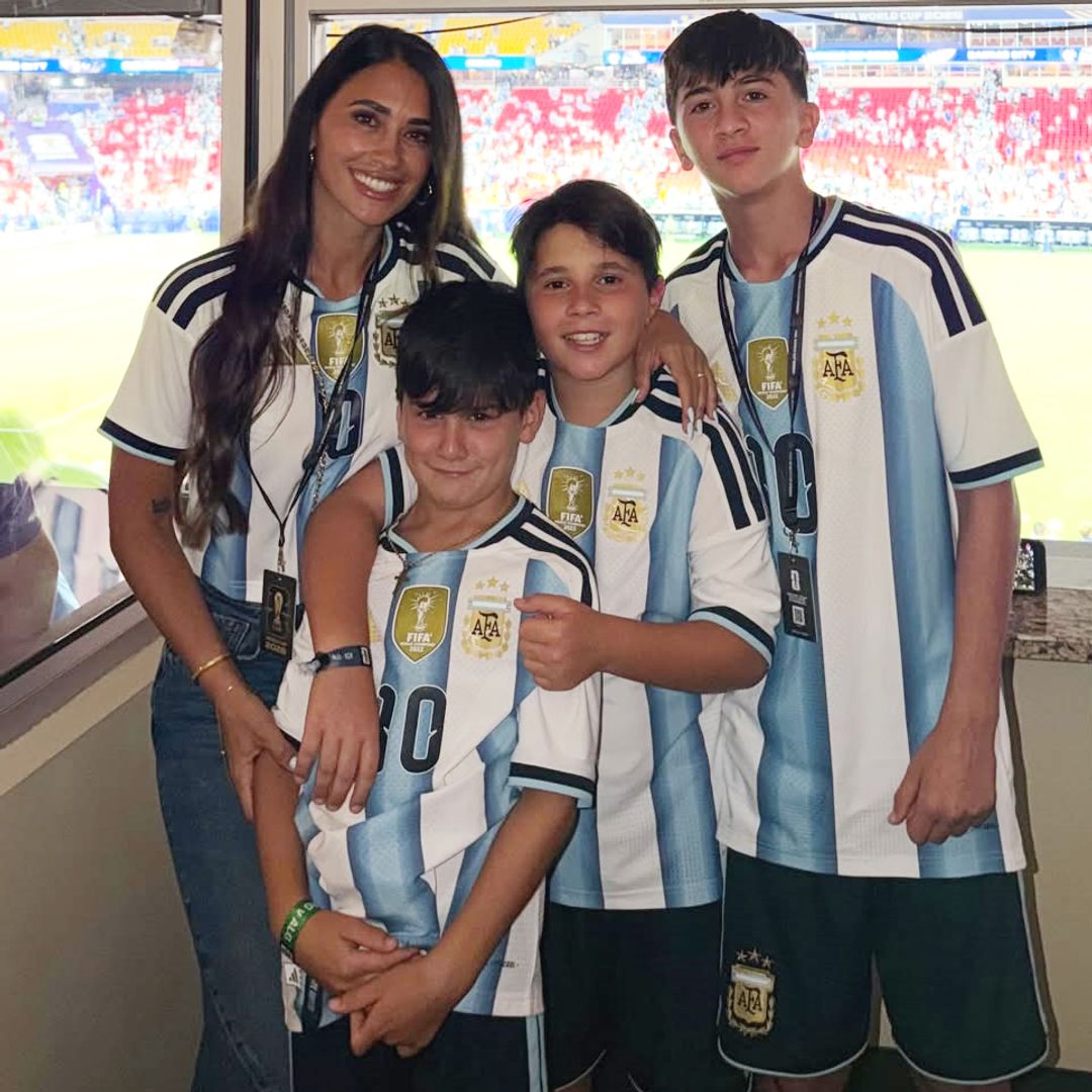 Antonela Roccuzzo y sus hijos, testigos del 'hat-trick' histórico de Messi con Argentina en su debut en el Mundial 2026