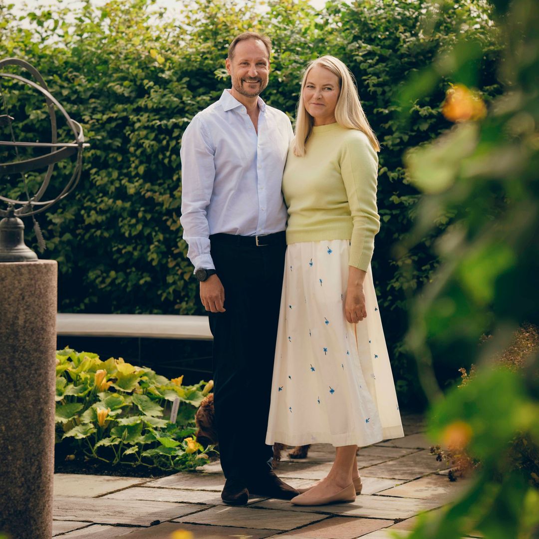 Haakon y Mette-Marit de Noruega celebran sus bodas de plata en medio de la preocupación por la salud del rey Harald: "25 años de amor, familia y una vida en común"