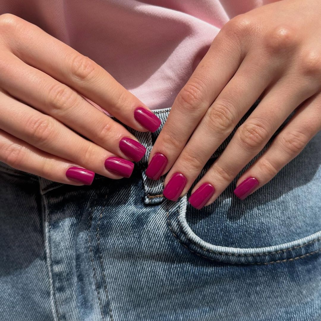 12 manicuras lisas en los colores tendencia más fáciles de combinar del verano 2026