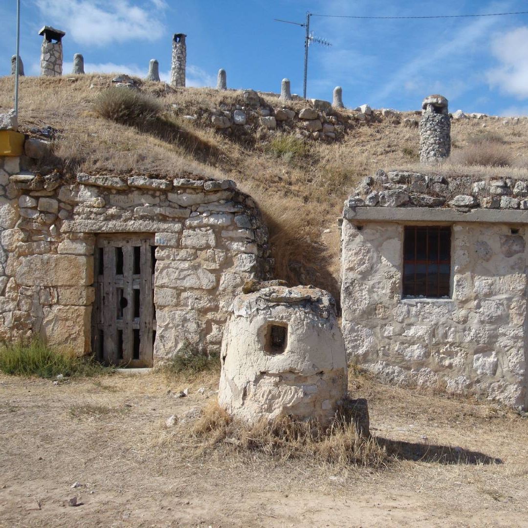 Las famosas chimeneas o humeros del barrio de las bodegas.