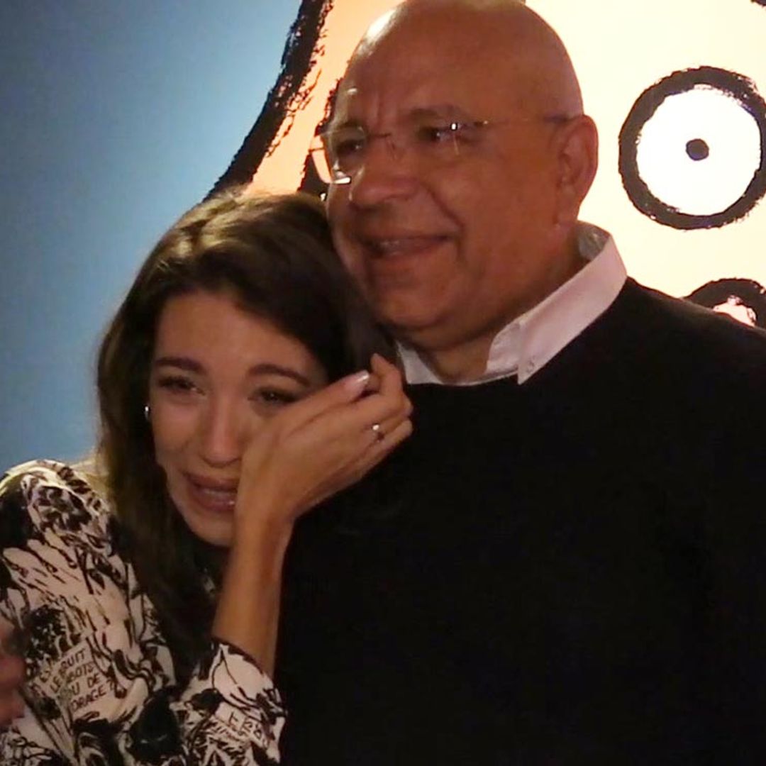 Ana Guerra se emociona en la presentación de su libro al escuchar la cariñosa dedicatoria de su padre