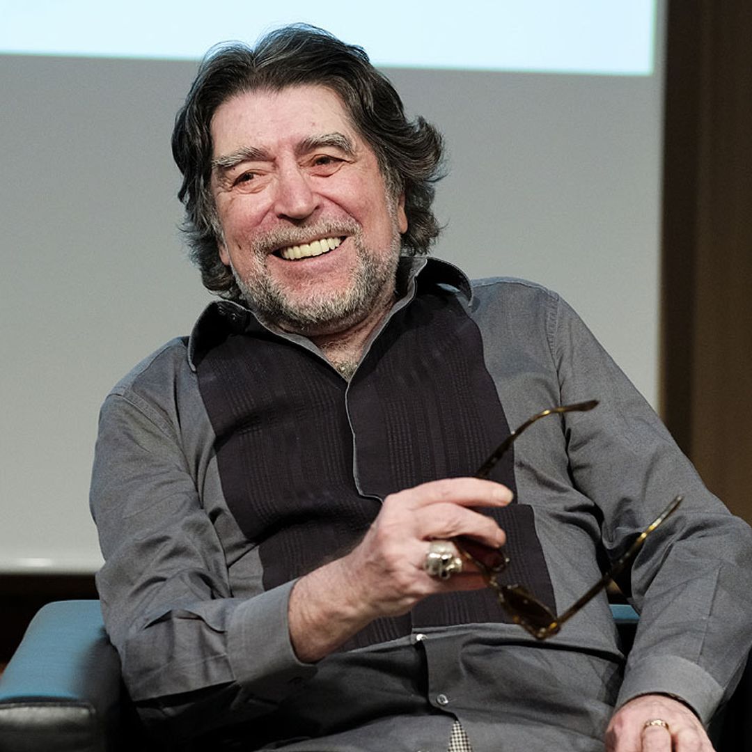 Joaquín Sabina abandona la UCI y continúa su recuperación en planta