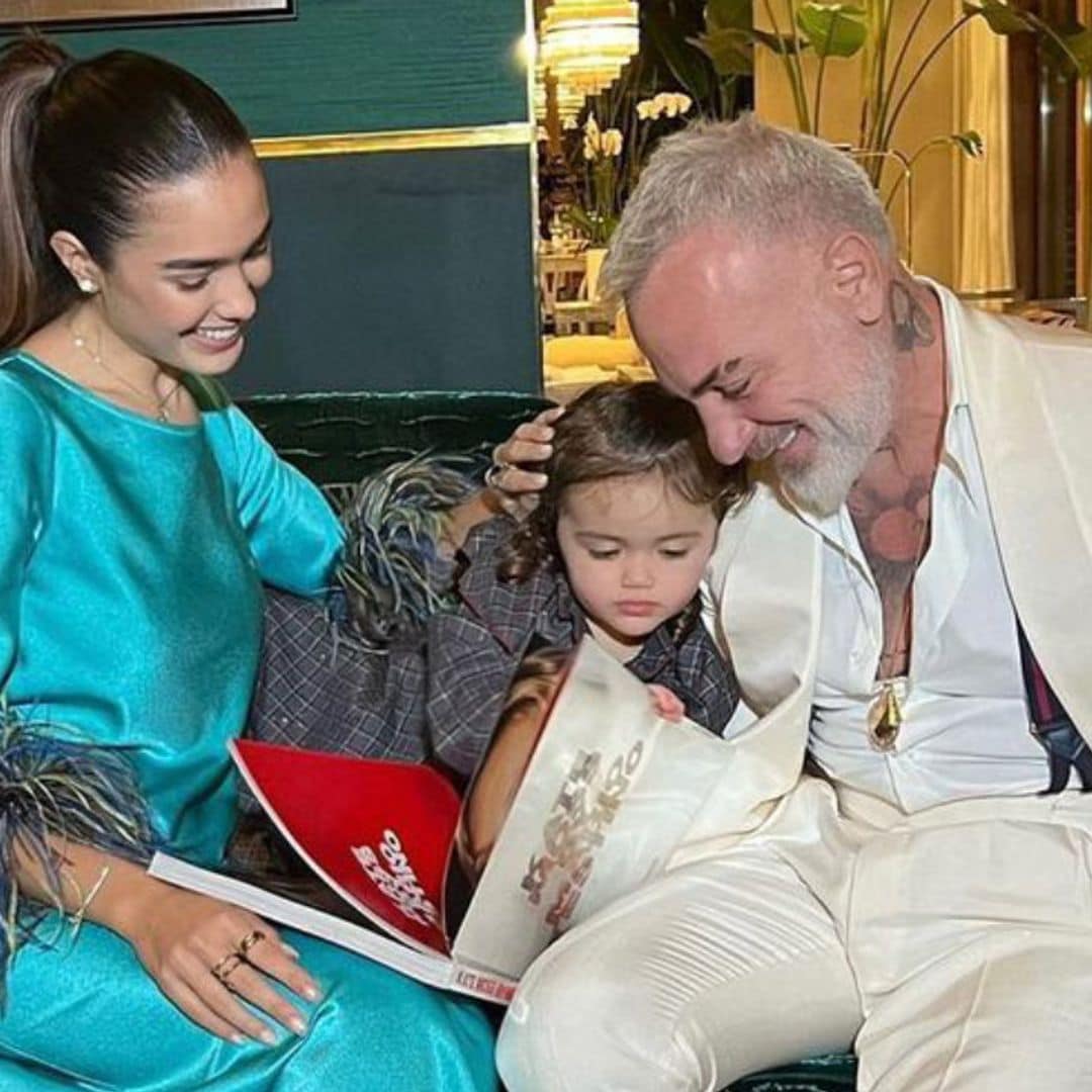 El divertido momento de la hija de Gianluca Vacchi asaltando el vestidor de su madre ¡bailando como su padre!