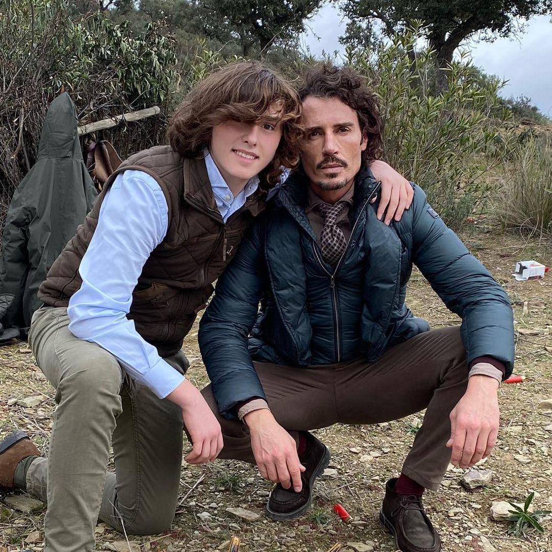Con su padre ha compartido aficiones como la caza o el mundo del toro