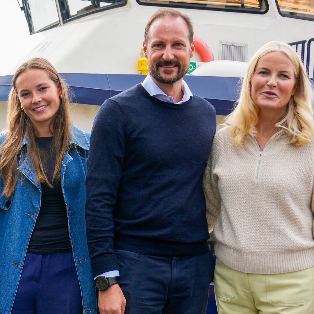 Haakon y Mette-Marit de Noruega visitan a su hija Ingrid en Sídney en pleno huracán mediático