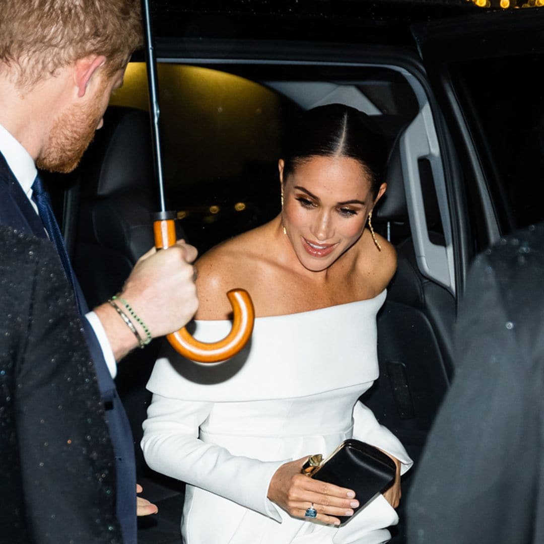 Haciendo bromas y muy unidos: los detalles de la aparición de Harry y Meghan horas antes del estreno de su polémico documental