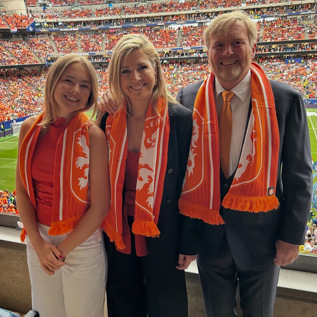 Te contamos por qué los reyes de Holanda y sus 3 hijas son desde hoy los mayores fans del exfutbolista y entrenador Xavi Hernández
