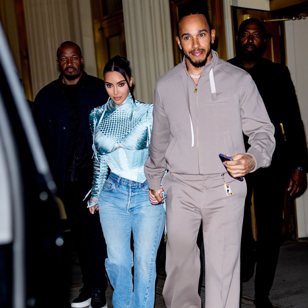 Kim Kardashian y Lewis Hamilton revolucionan Nueva York: la pareja más inesperada y magnética del año ya no se esconde