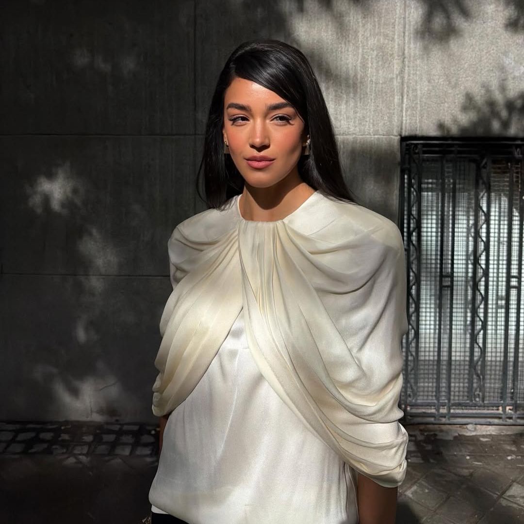 Ale Capetillo recrea un 'look' de Bibi Gaytán por el Día de las Madres