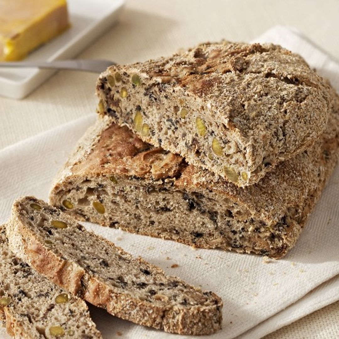 Pan rústico de setas y pistachos