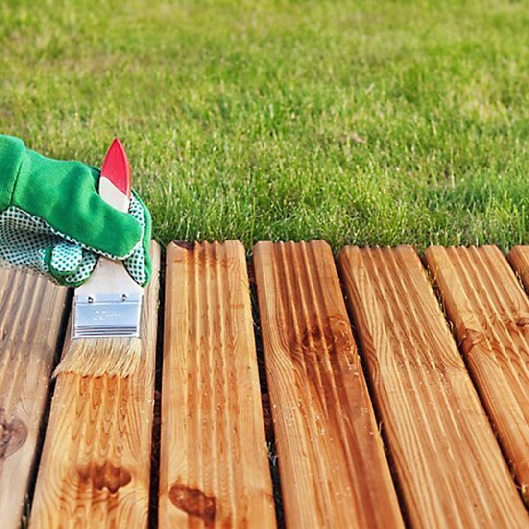 Cómo proteger la madera de exterior: muebles, pérgolas, estructuras...
