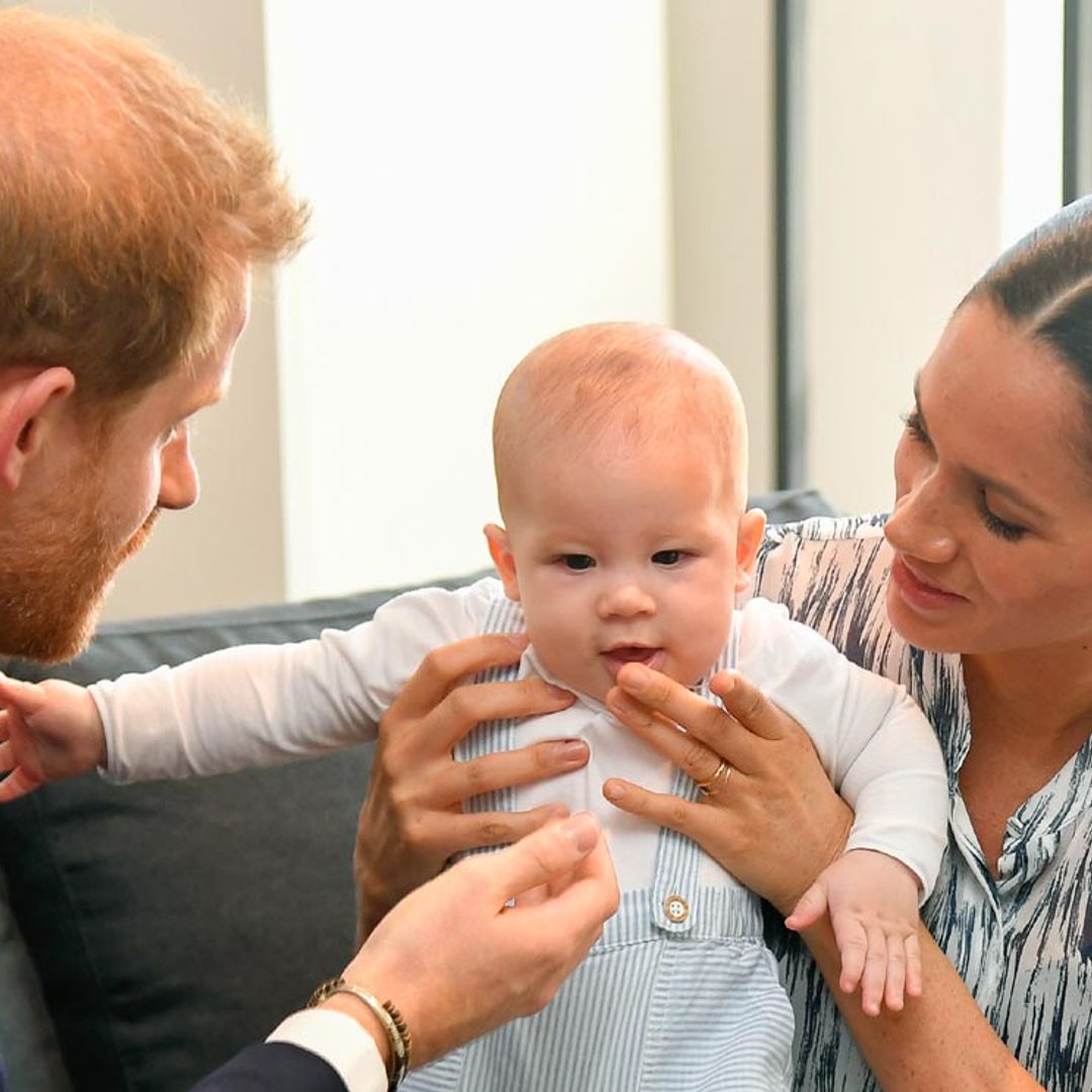 De esta manera tan tierna animó Archie a la selección inglesa de rugby