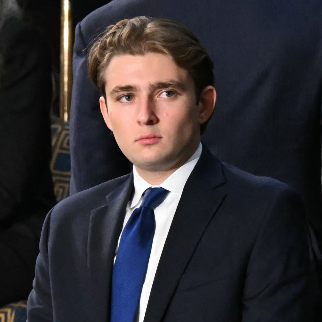 Barron, hijo de Donald Trump, reaparece un año después en un día clave para su padre