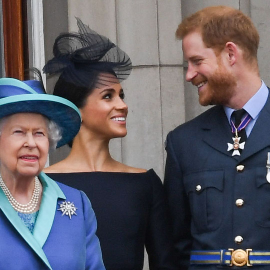Una sorprendente decisión: la reina Isabel II retira de Palacio la foto de Harry y Meghan