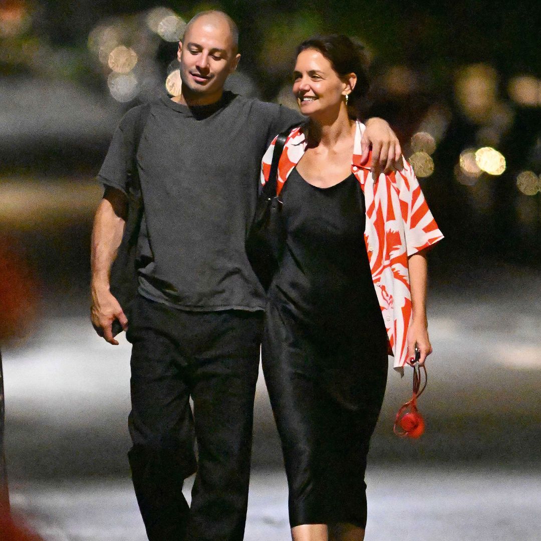 Katie Holmes, enamorada de nuevo después de 4 años: las fotos de su romántica cita con el artista Jason Bard Yarmosky