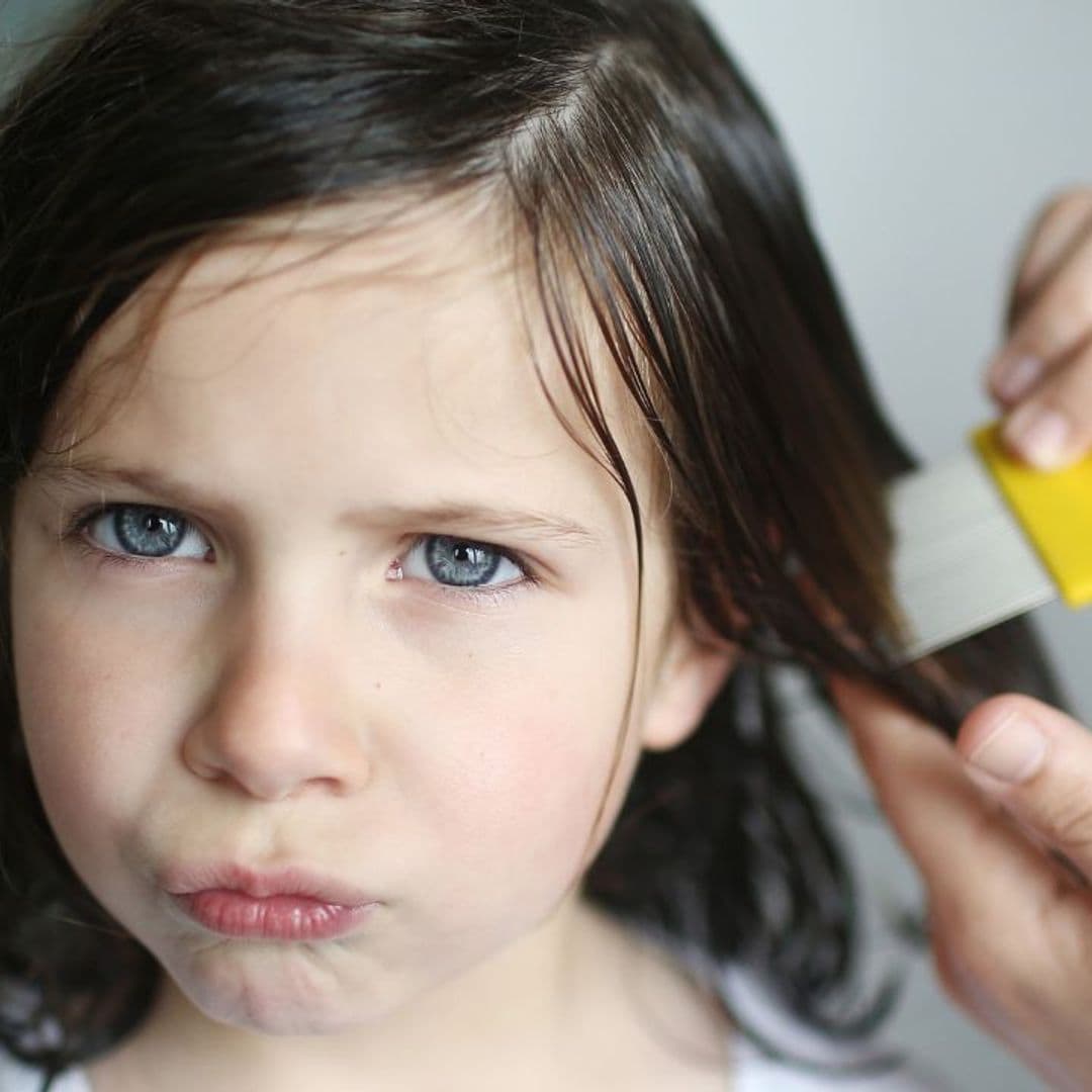 ¿Tu hijo tiene piojos? Hazte ya con este tratamiento 'todo en uno' para eliminarlos rápidamente