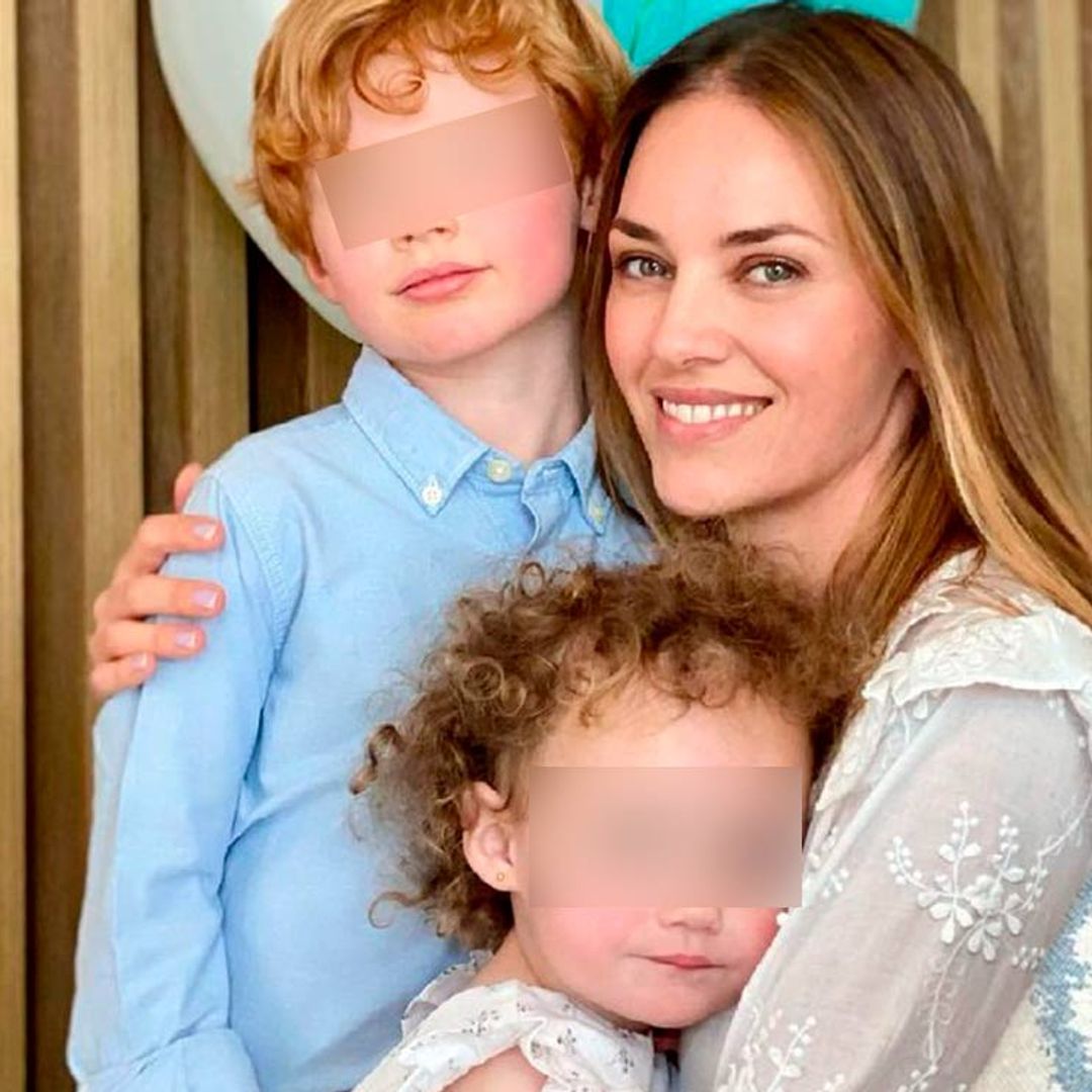 Globos y tarta para todos: Helen Lindes y Rudy Fernández celebran el cumpleaños de su 'terremoto' Aura