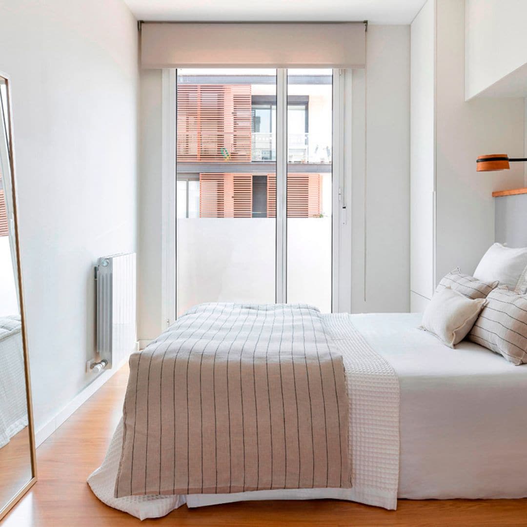 10 trucos para decorar un dormitorio pequeño y que parezca más amplio