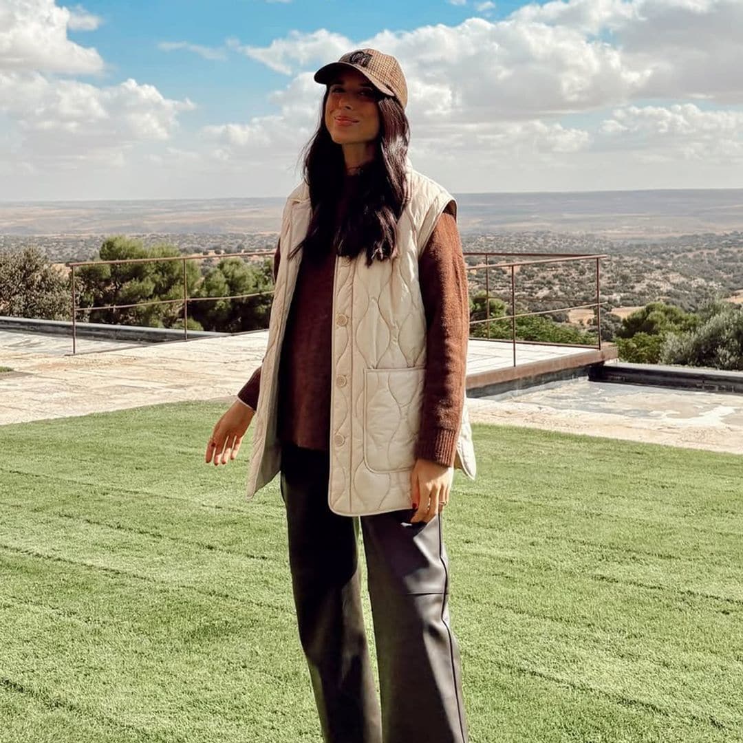 Con jerséis de cuello redondo, faldas midi, botas altas y más esenciales del otoño, la diseñadora de Bimani ha ideado estos ocho looks